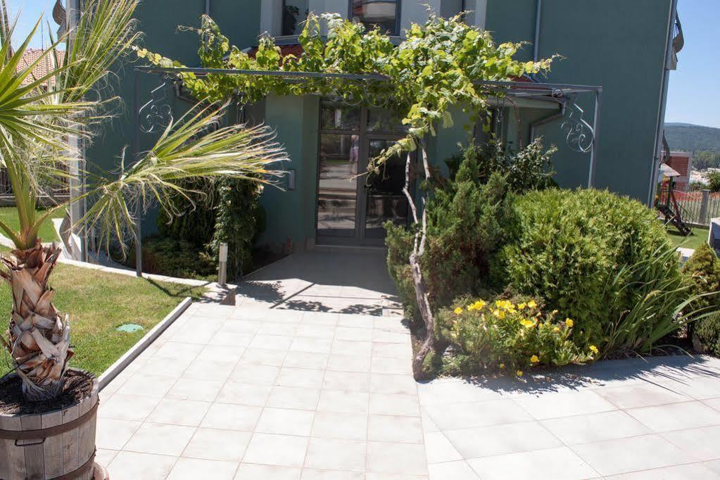 Gardenia Vacation Settlement Aparthotel Sozopol Bagian luar foto
