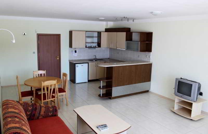 Gardenia Vacation Settlement Aparthotel Sozopol Bagian luar foto